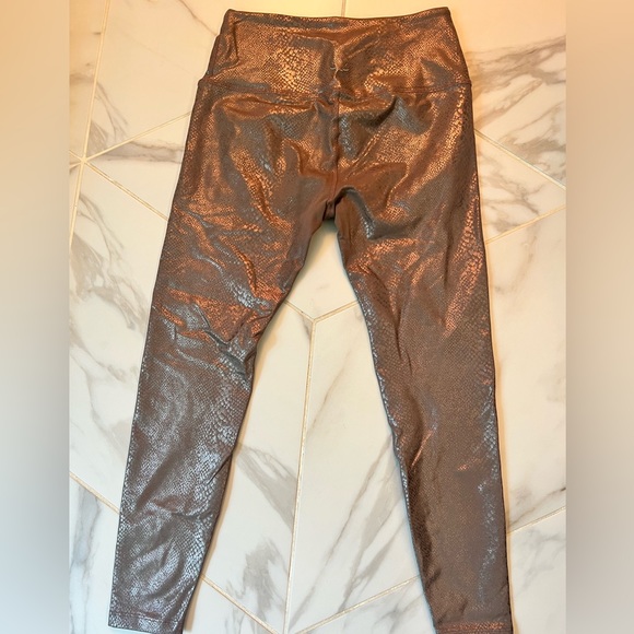 Beyond Yoga High waist Bronze Viper Legging - Picture 7 of 9